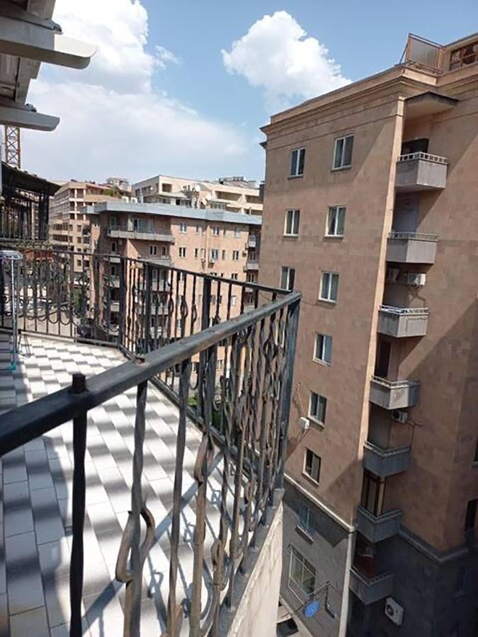 Loft Home In City Center Erevan Exterior foto