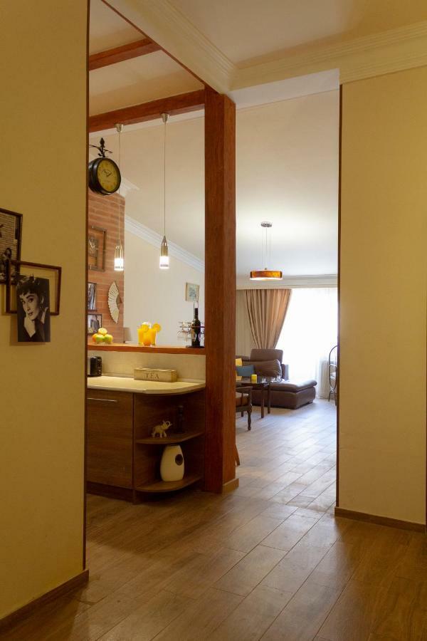 Loft Home In City Center Erevan Exterior foto