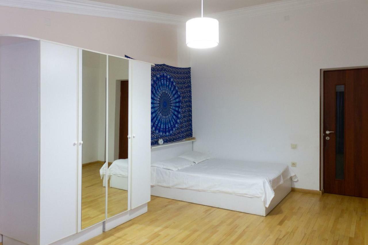 Loft Home In City Center Erevan Exterior foto